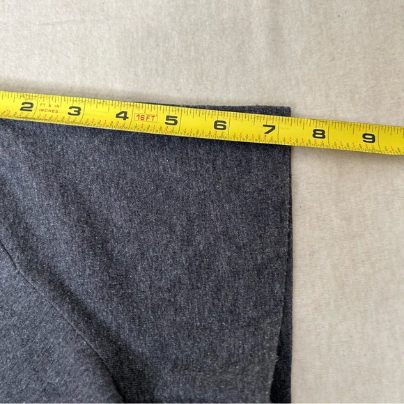 UT Texas LOGO University Women’s Gray V-Neck Tee Size L Note: runs small - Picture 7 of 8